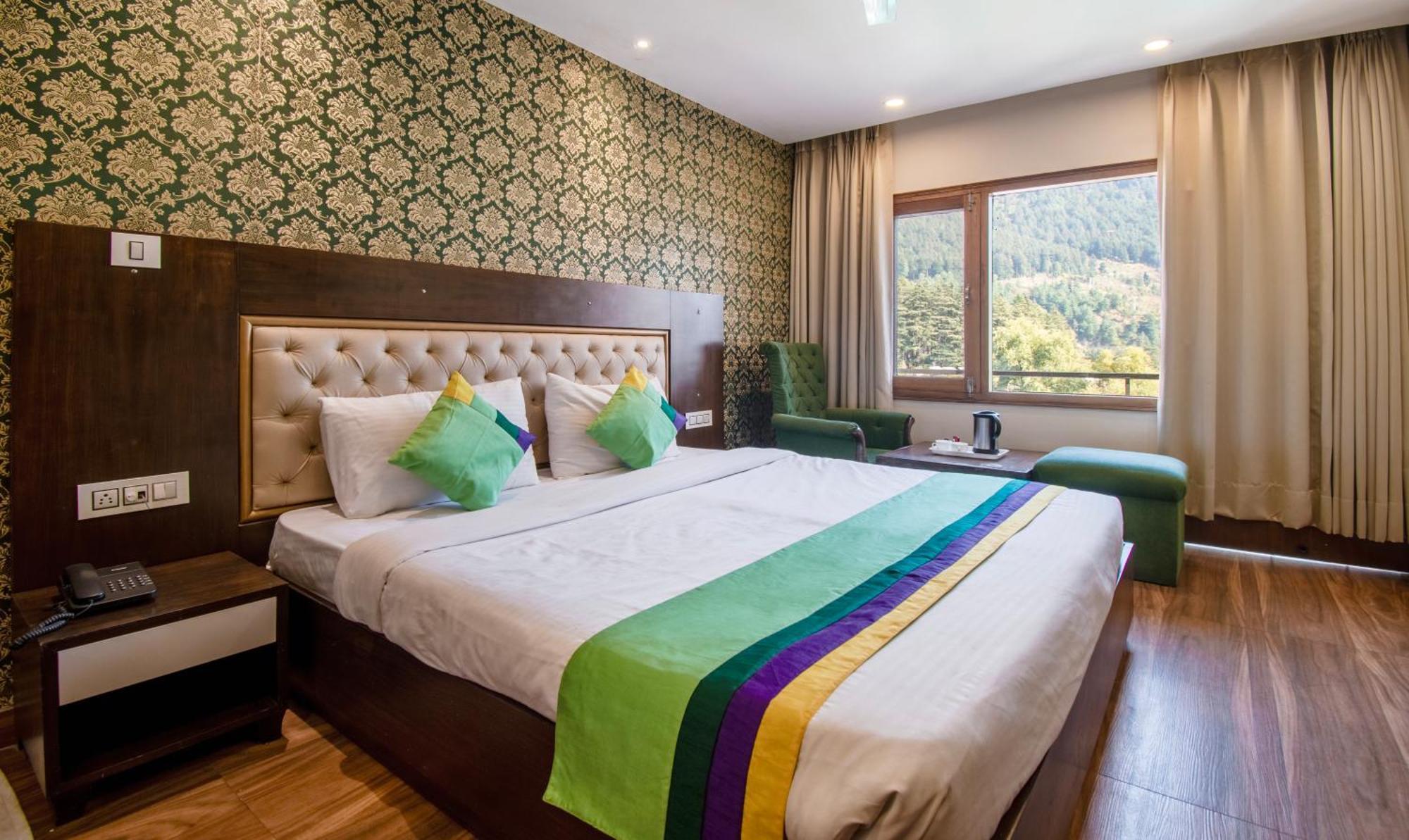 Отель Ambika Residency, Near Hidimba Devi Temple Манали Экстерьер фото