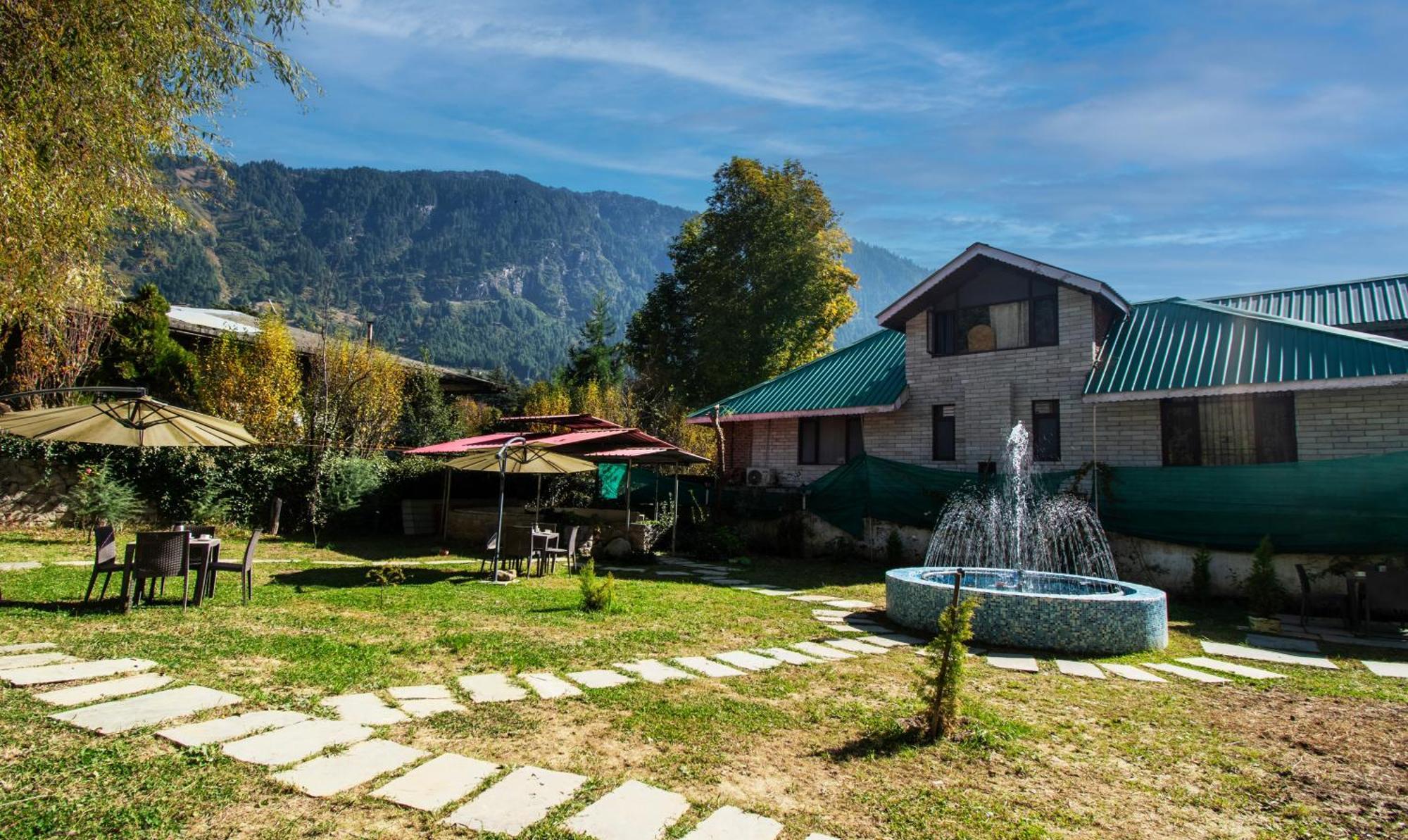 Отель Ambika Residency, Near Hidimba Devi Temple Манали Экстерьер фото